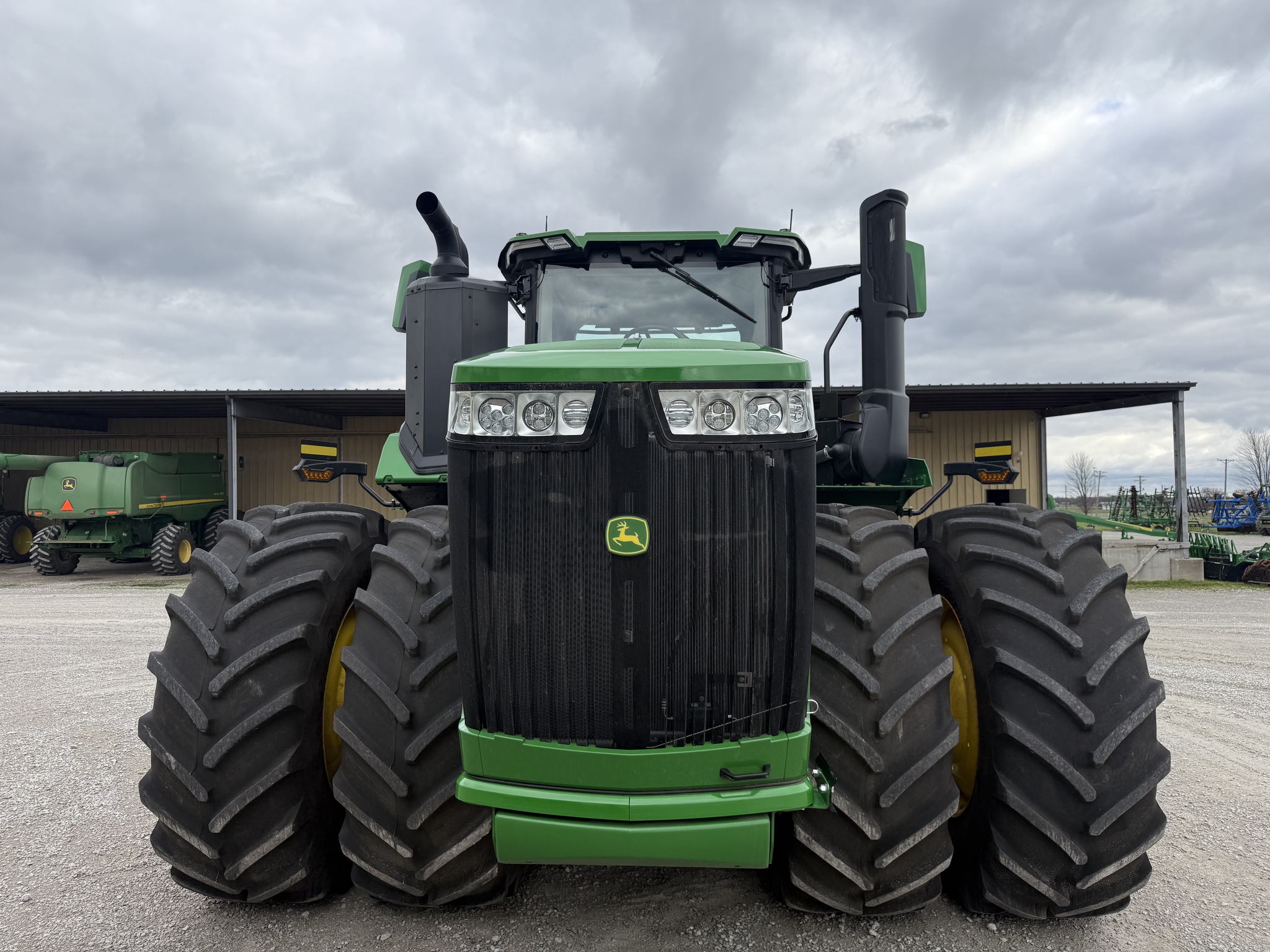  2025 John Deere 9R 490 at Heritage Tractor in Nevada, MO