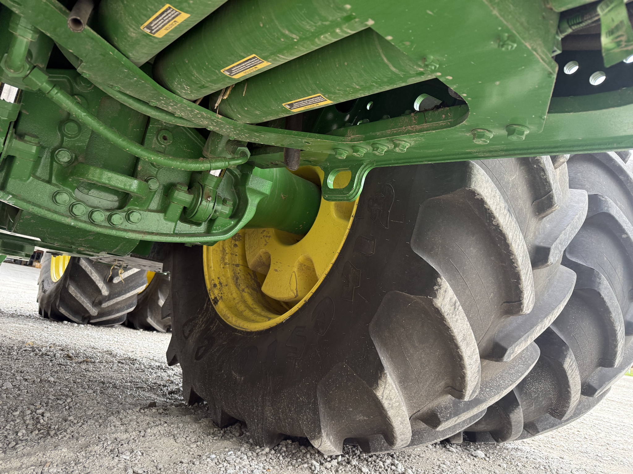  2025 John Deere 9R 490 at Heritage Tractor in Nevada, MO