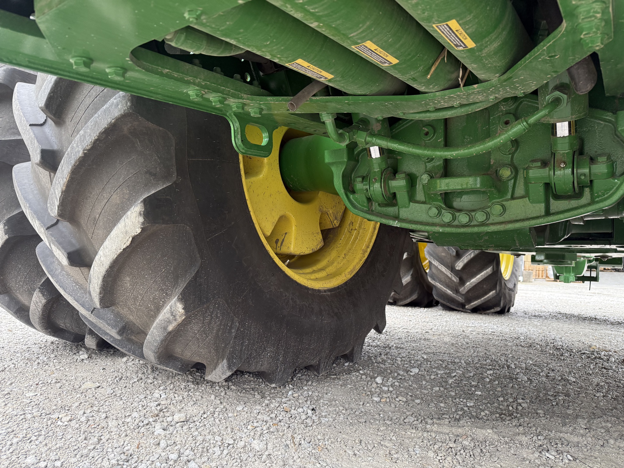  2025 John Deere 9R 490 at Heritage Tractor in Nevada, MO