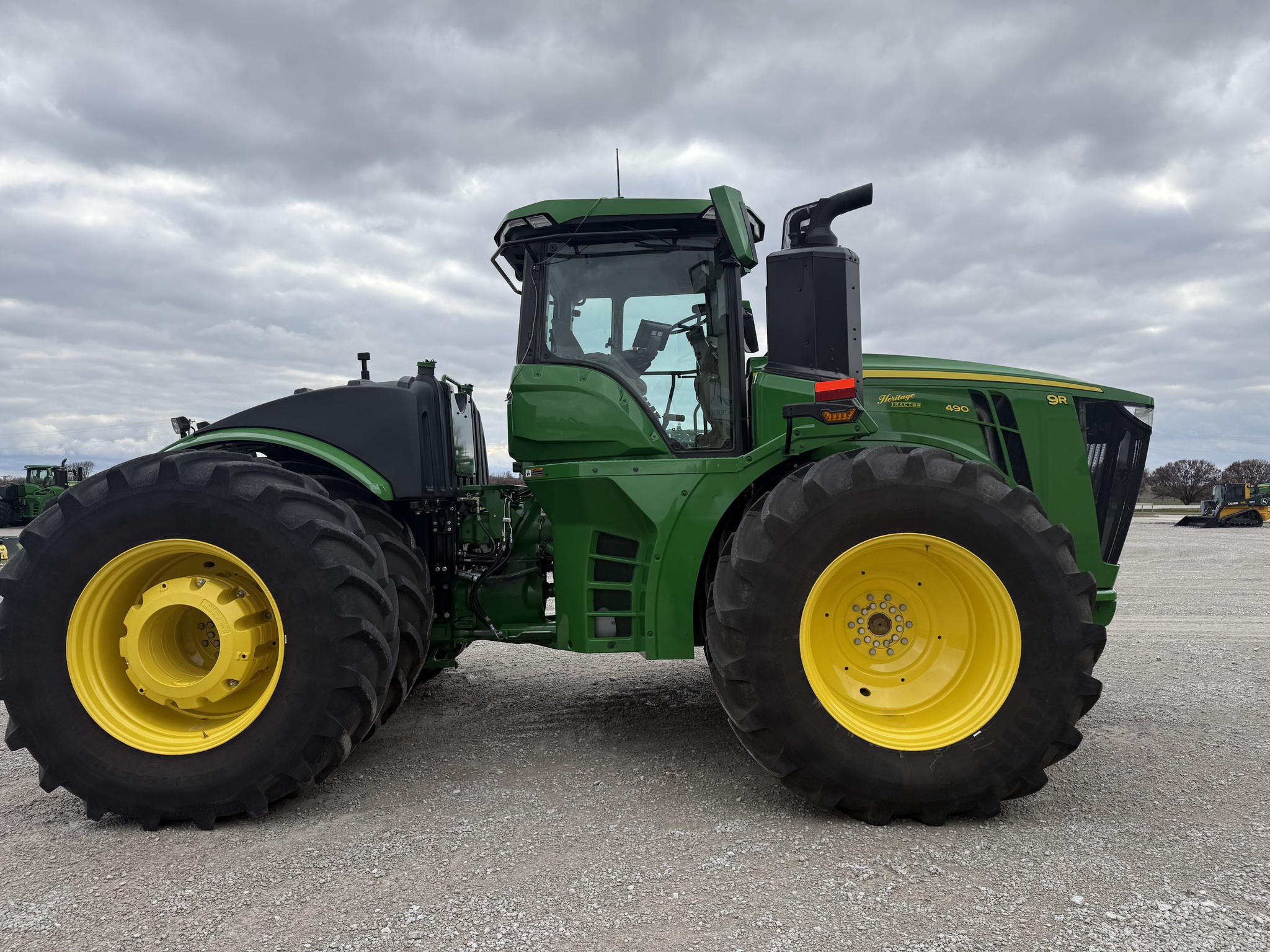  2025 John Deere 9R 490 at Heritage Tractor in Nevada, MO