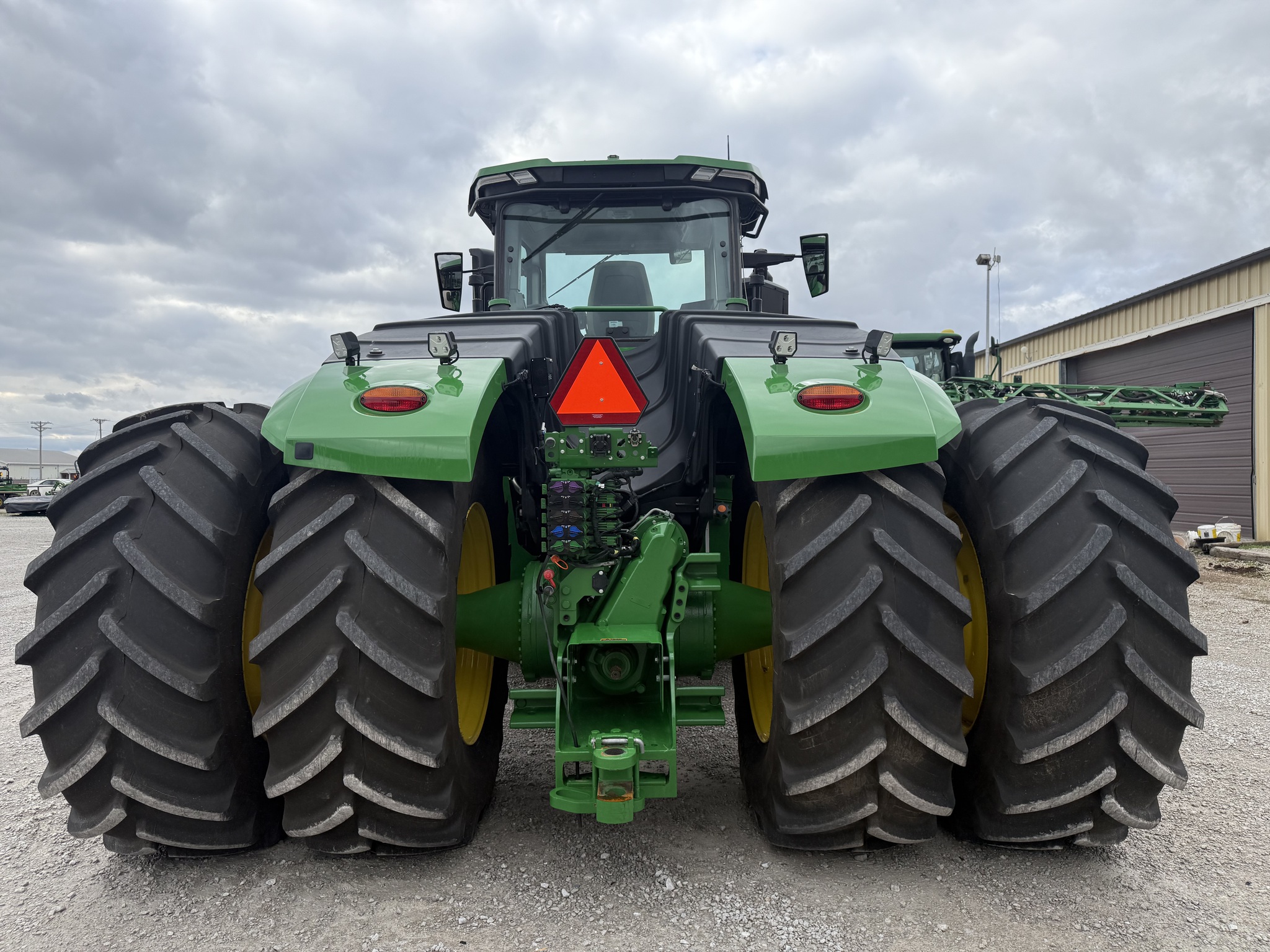  2025 John Deere 9R 490 at Heritage Tractor in Nevada, MO