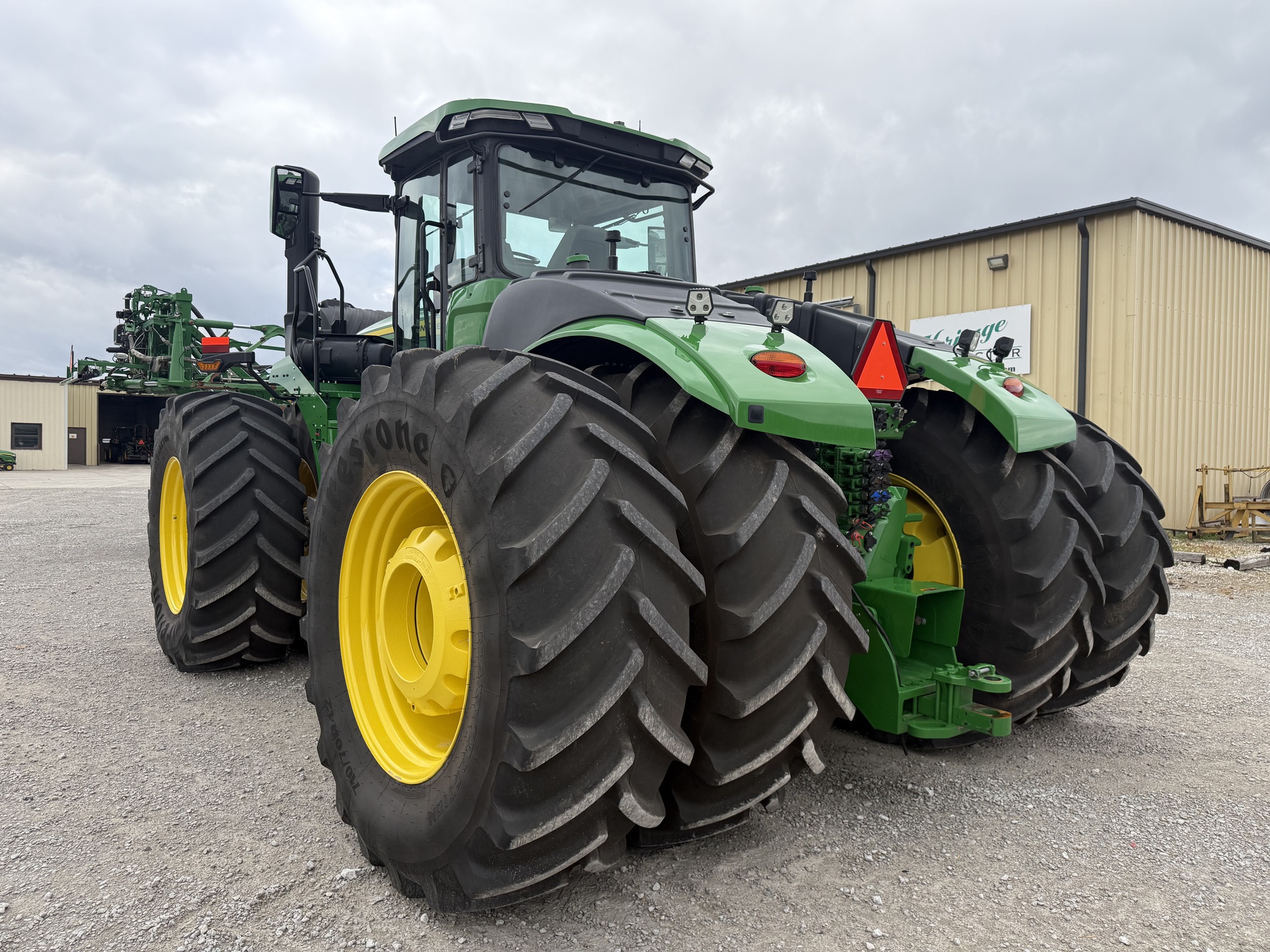  2025 John Deere 9R 490 at Heritage Tractor in Nevada, MO
