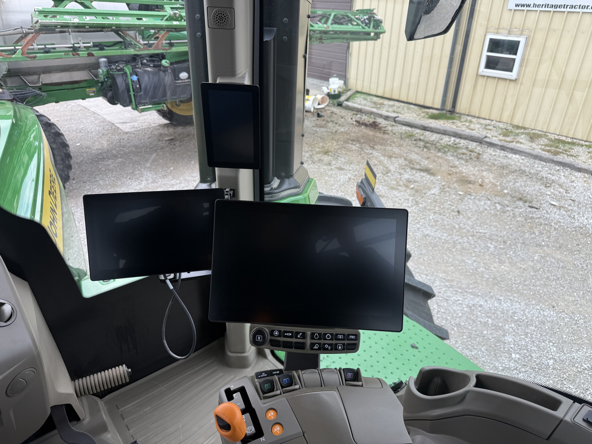  2025 John Deere 9R 490 at Heritage Tractor in Nevada, MO