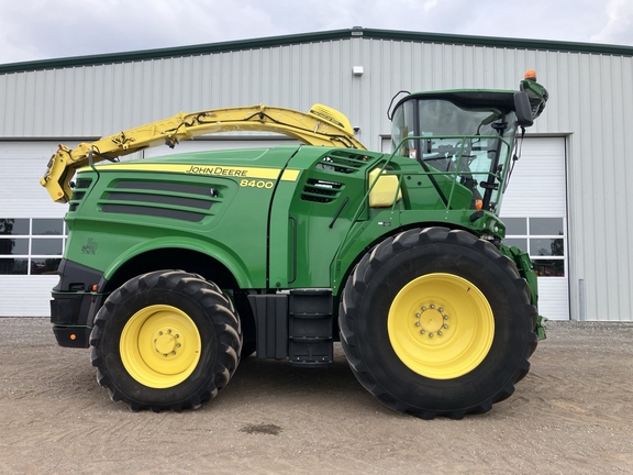 2022 John Deere 8400 thumbnail 4