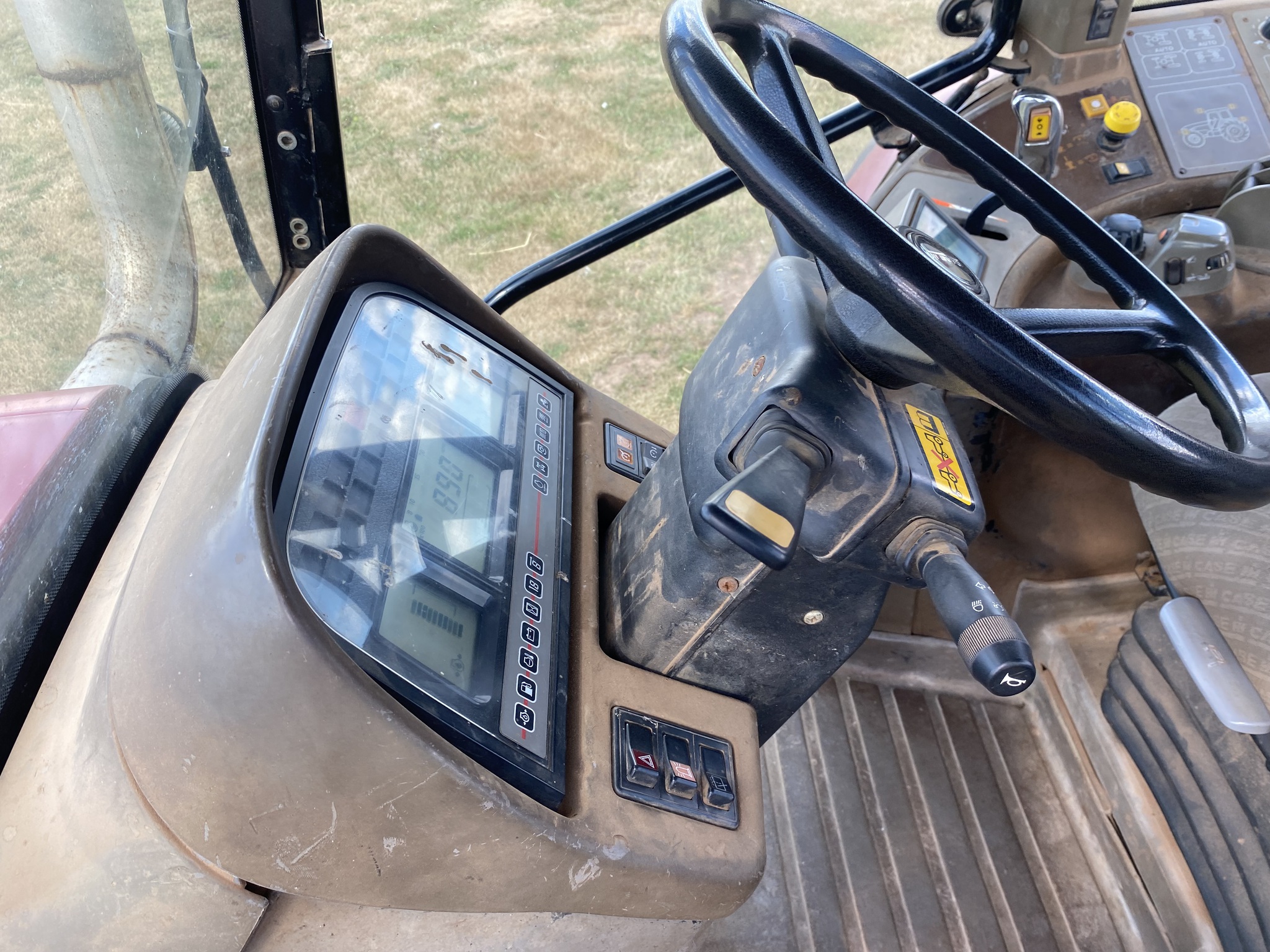 2004 Case IH MXM175 Image 9