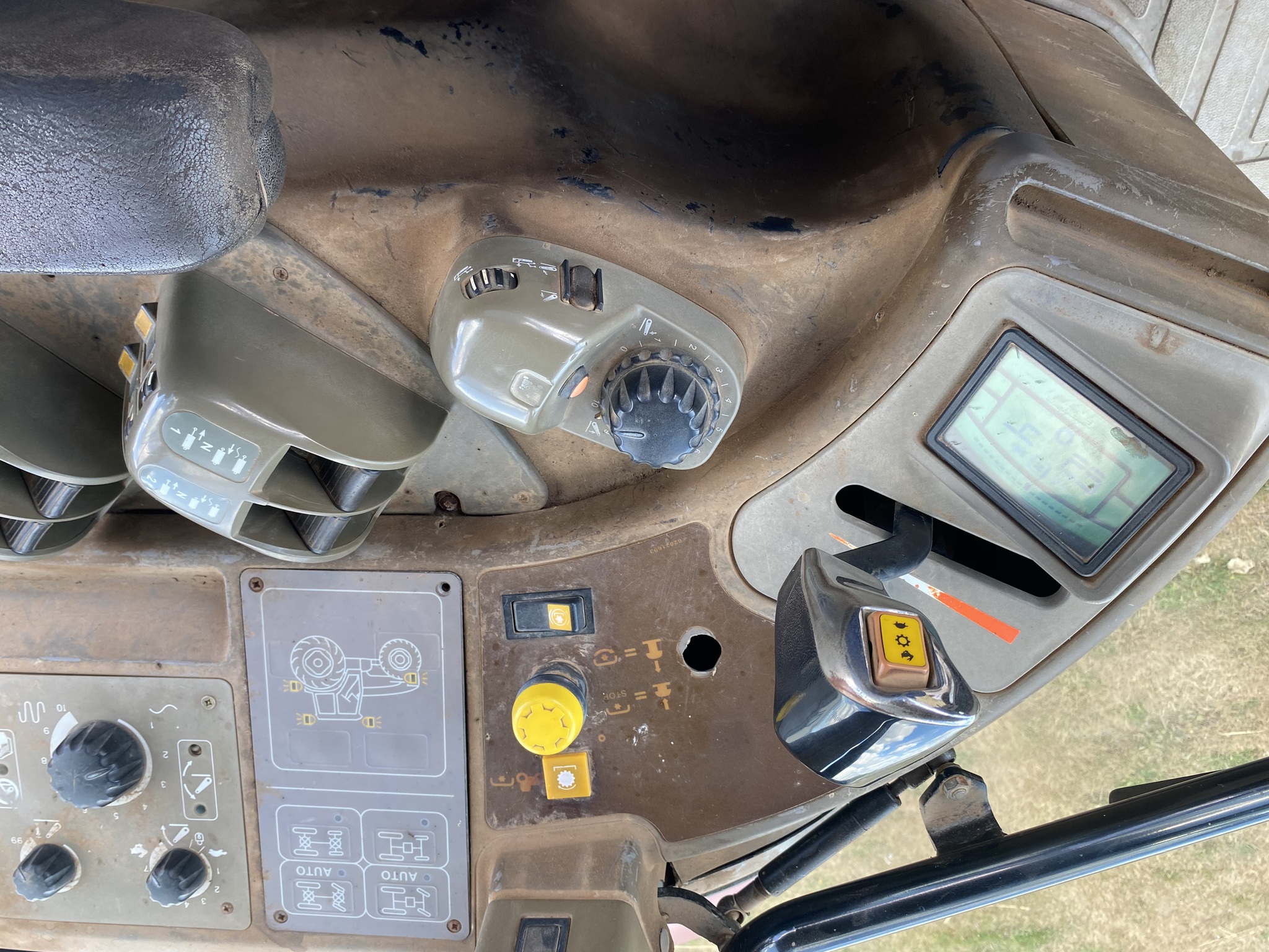 2004 Case IH MXM175 Image 10