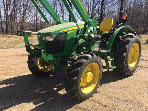 Photo of 2023 John Deere 5067E