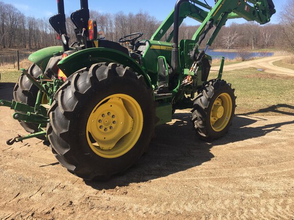 Photo of 2023 John Deere 5067E