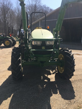 Photo of 2023 John Deere 5067E