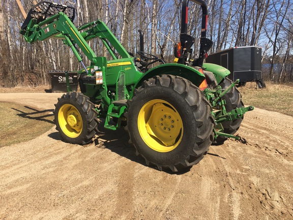 Photo of 2023 John Deere 5067E