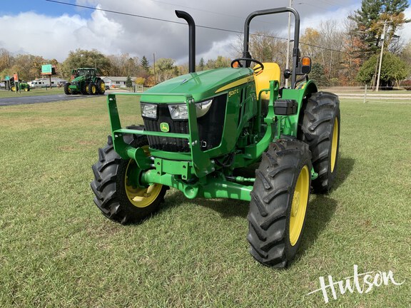 Photo of 2023 John Deere 5067E