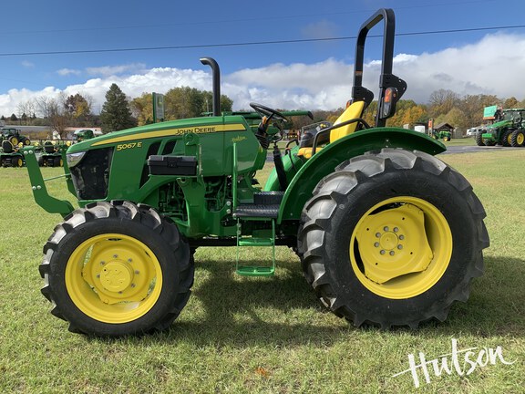 Photo of 2023 John Deere 5067E
