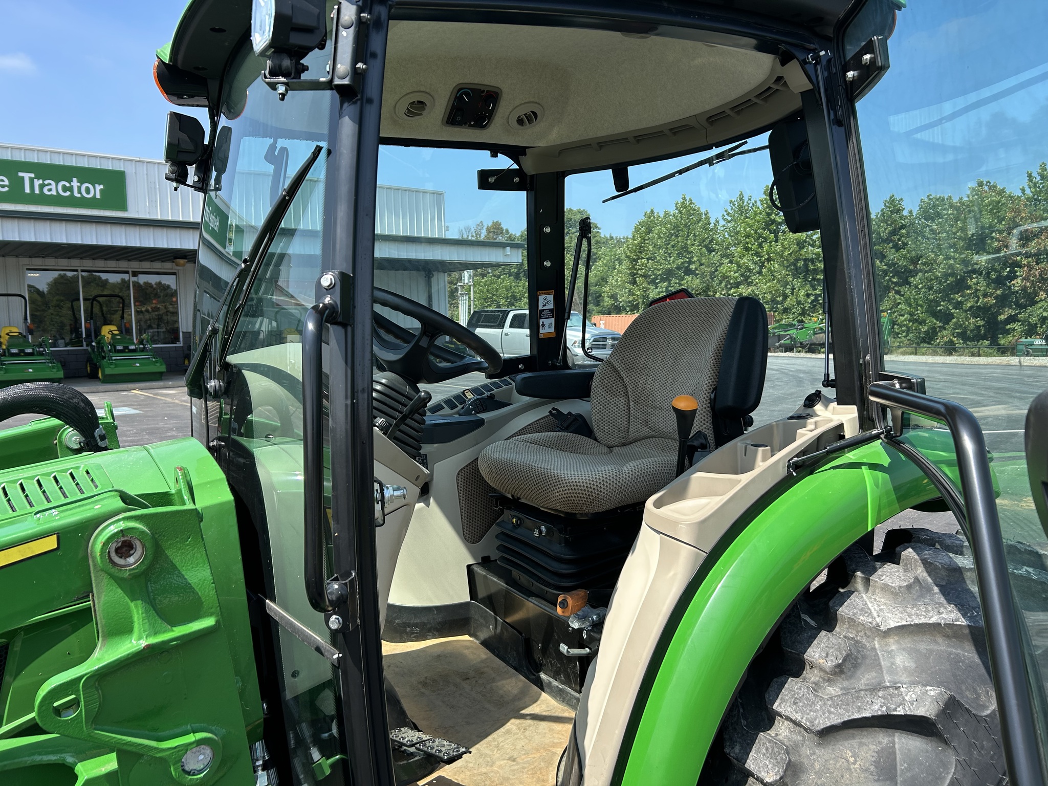  2023 John Deere 4066R at Heritage Tractor in Anderson, MO