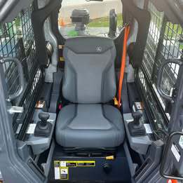 2025 John Deere 333P/MK76 PACKAGE Image 8