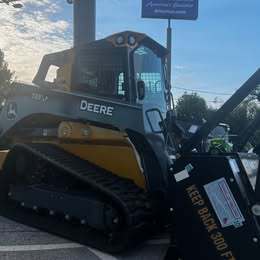 2025 John Deere 333P/MK76 PACKAGE Image 4