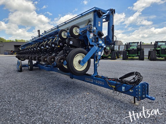 Photo of 2003 Kinze 3650
