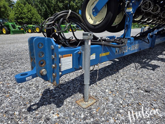 Photo of 2003 Kinze 3650