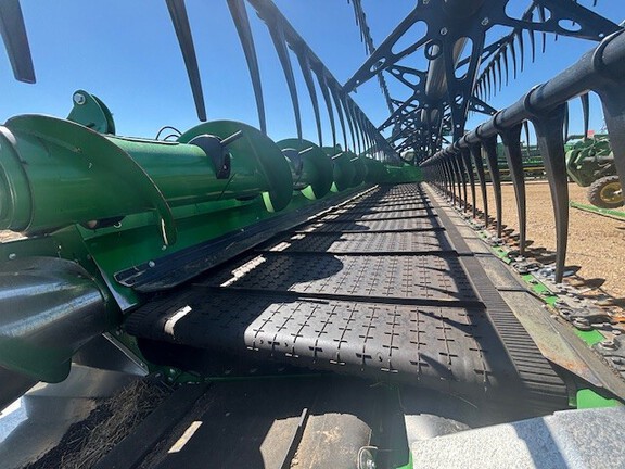 Used 2024 John Deere HD45R Combine Platforms at Horizon Ag & Turf in Warburg, AB - Photo3