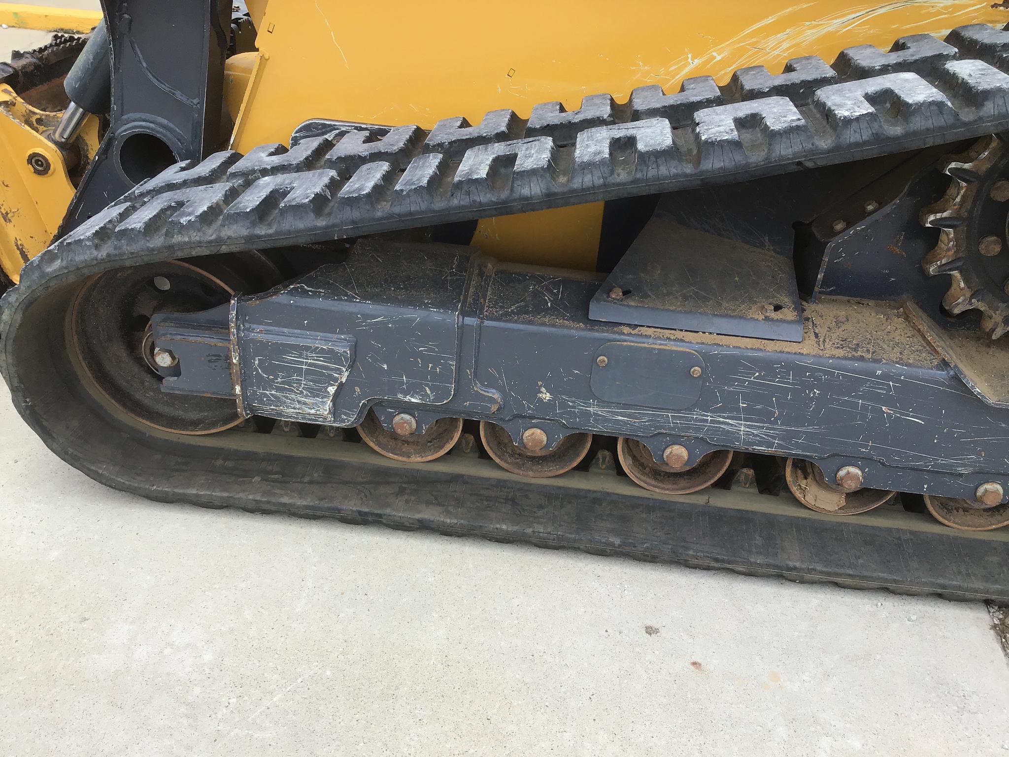 2023 John Deere 333G Image 23