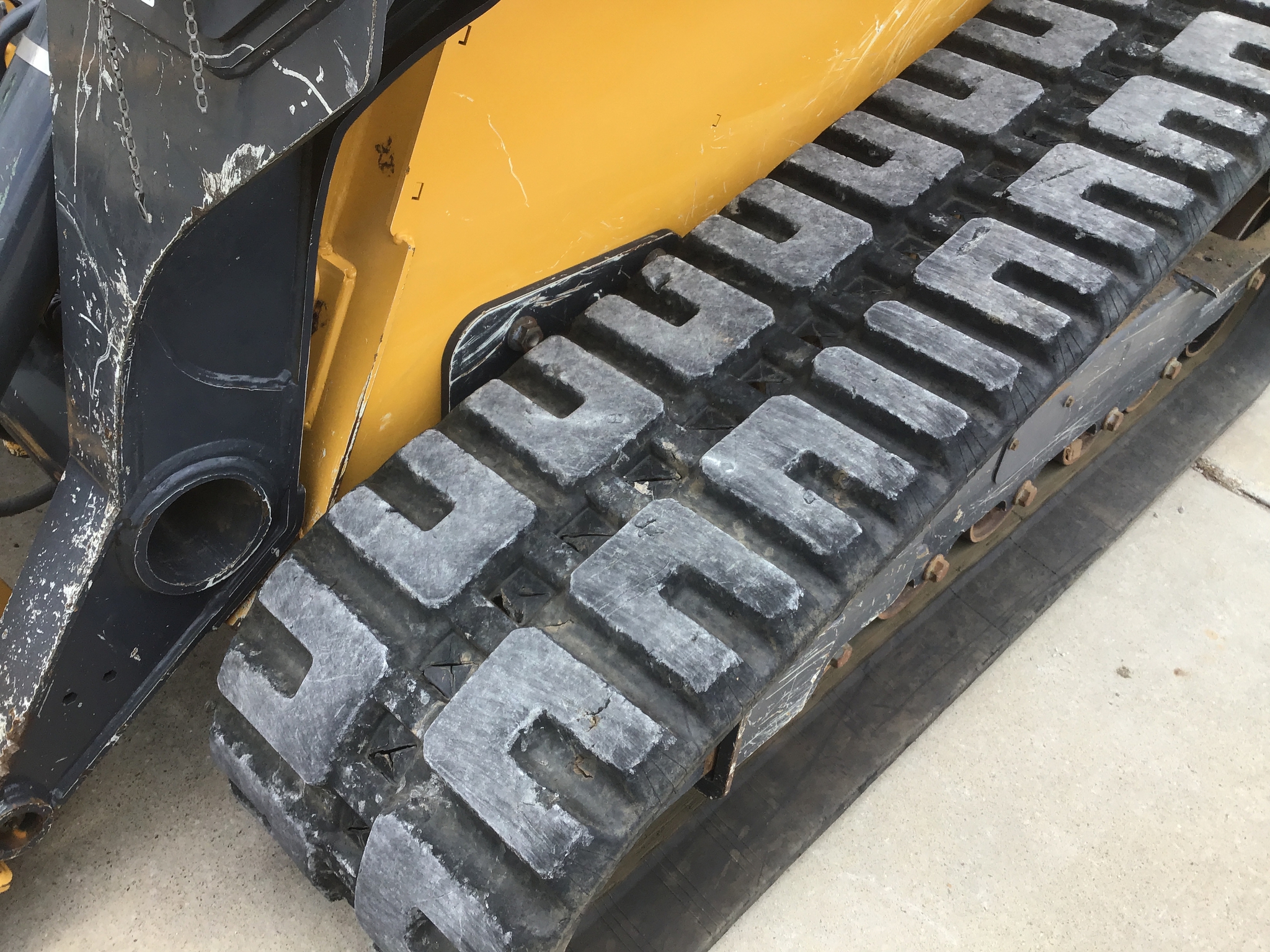 2023 John Deere 333G Image 24