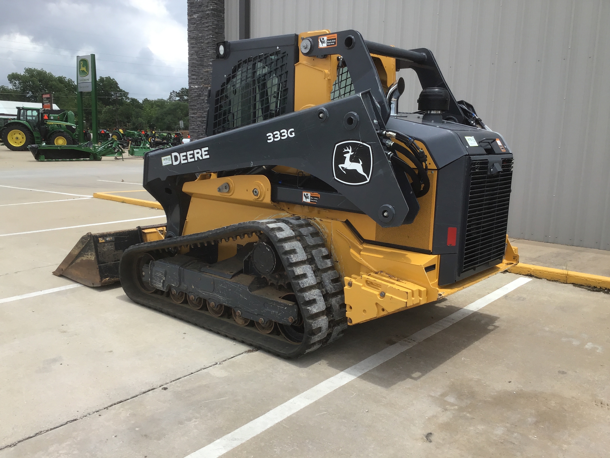 2023 John Deere 333G Image 5