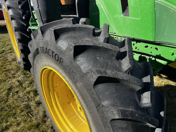 2025 John Deere 6R 215 - Photo12