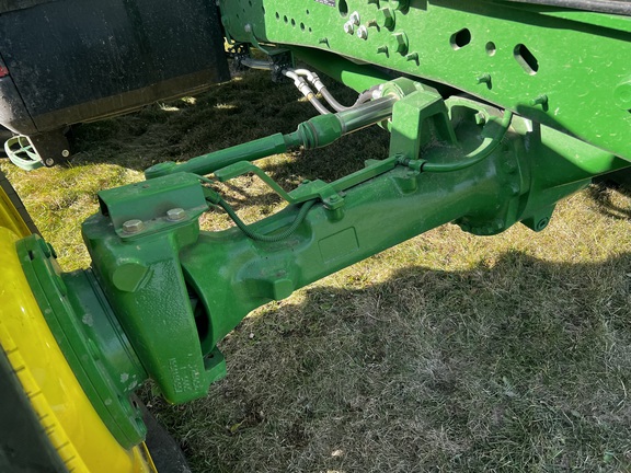 2025 John Deere 6R 215 - Photo13