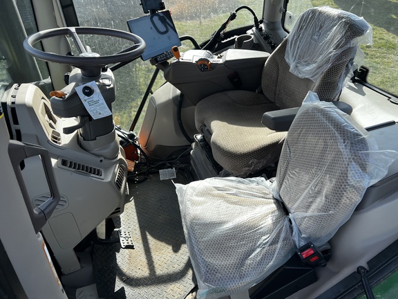 2025 John Deere 6R 215 - Photo26