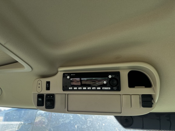 2025 John Deere 6R 215 - Photo28