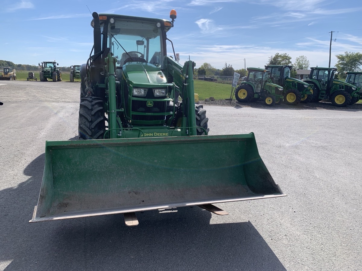 2019 John Deere 5090M Image 4