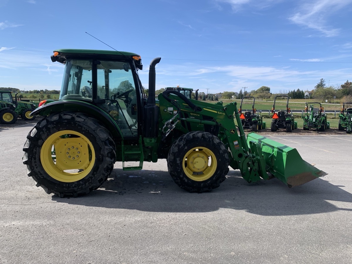 2019 John Deere 5090M Image 3