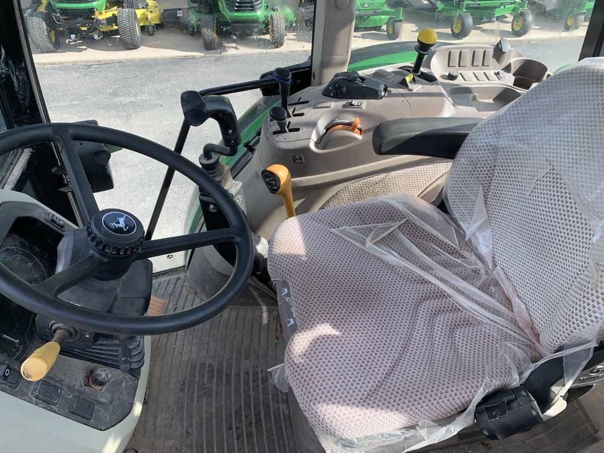 2019 John Deere 5090M Image 9