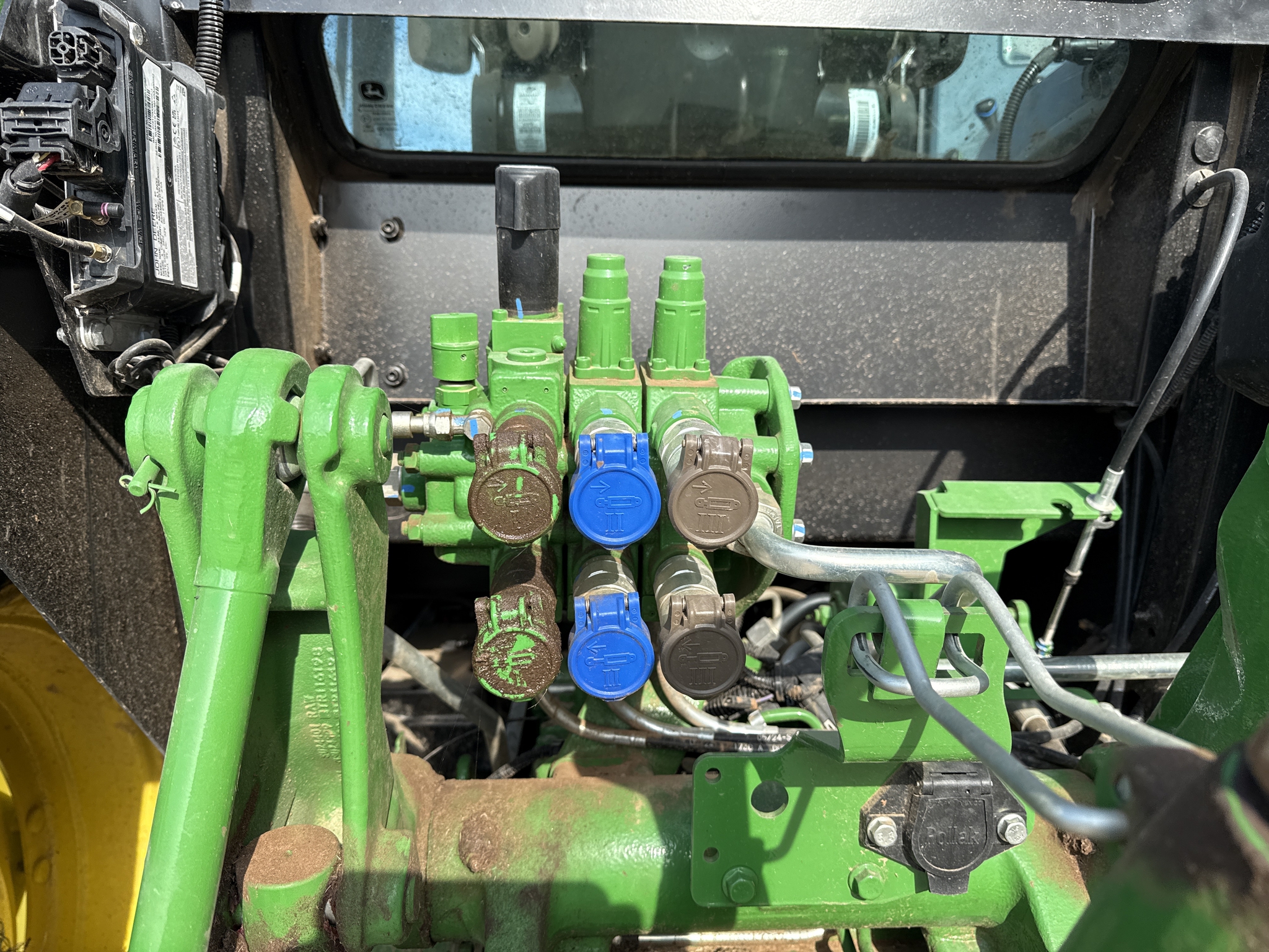2024 John Deere 6120E Cab Image 30