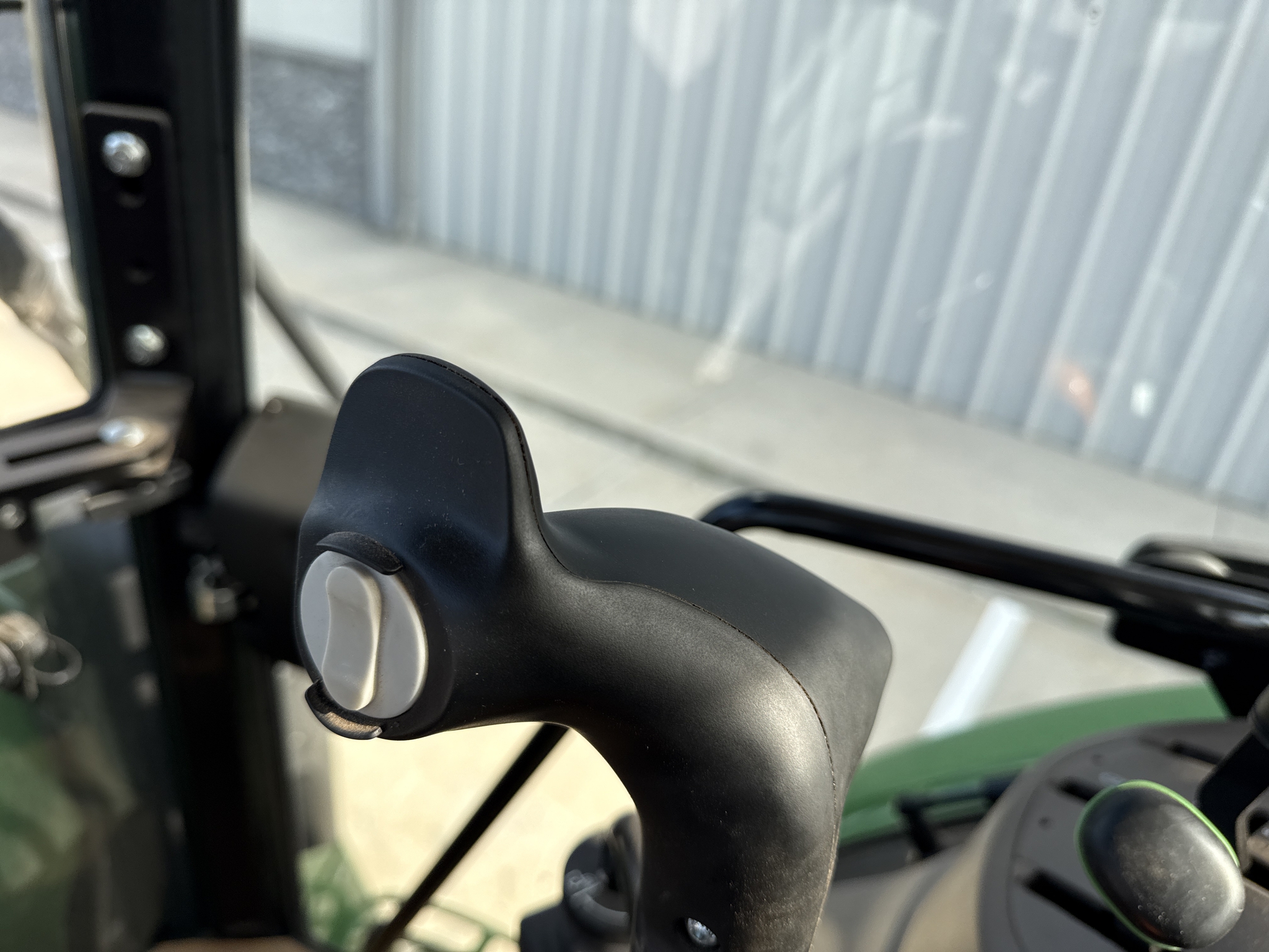 2024 John Deere 6120E Cab Image 27