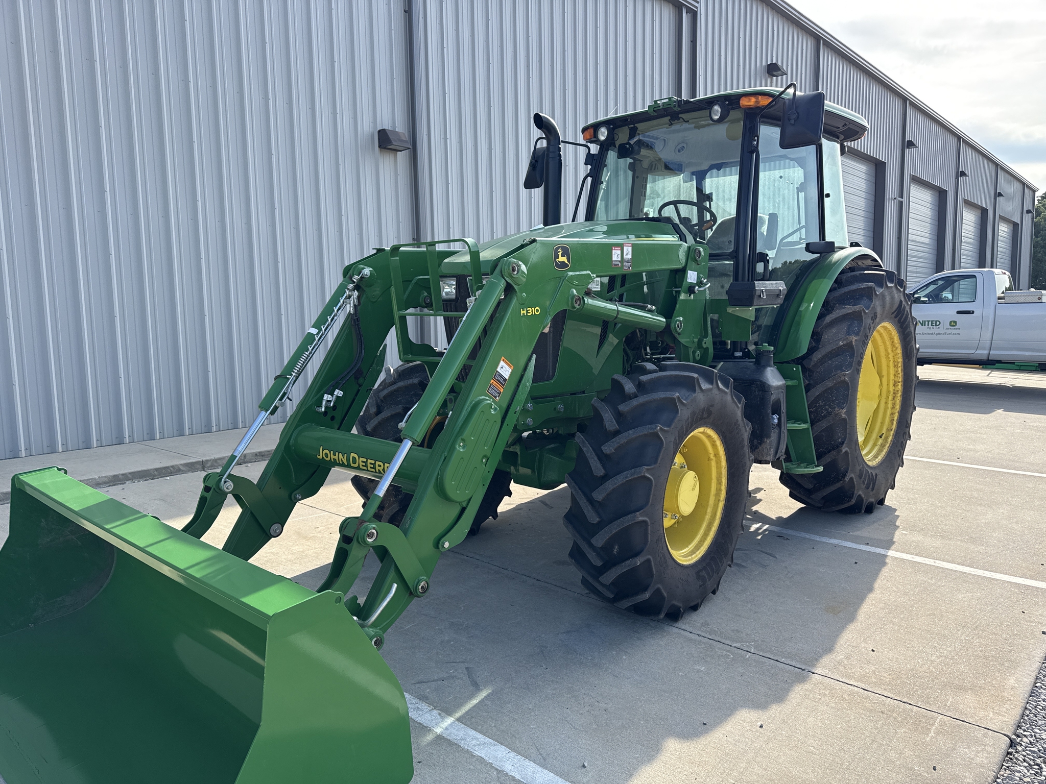 2024 John Deere 6120E Cab Image 5