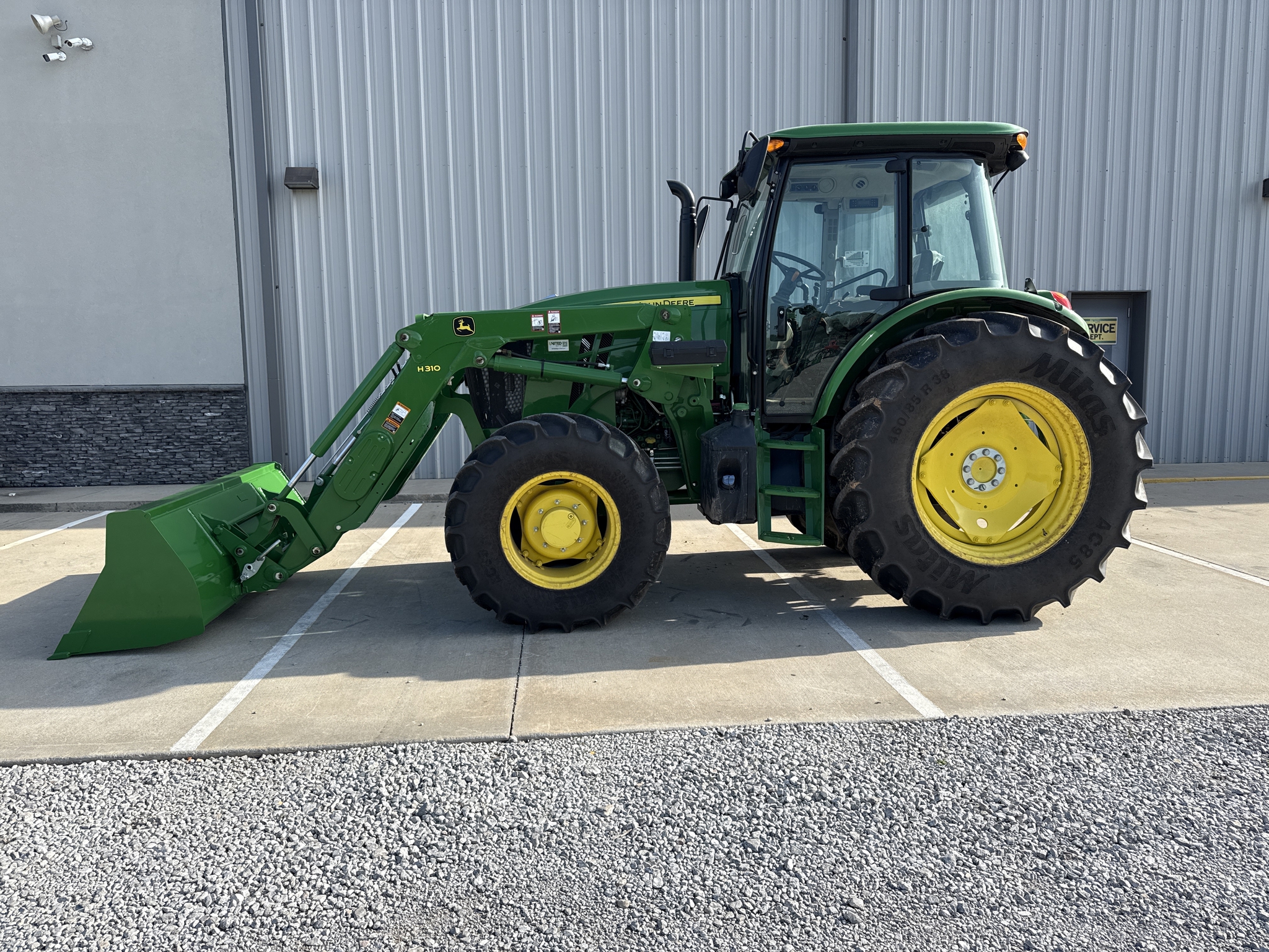 2024 John Deere 6120E Cab Image 2