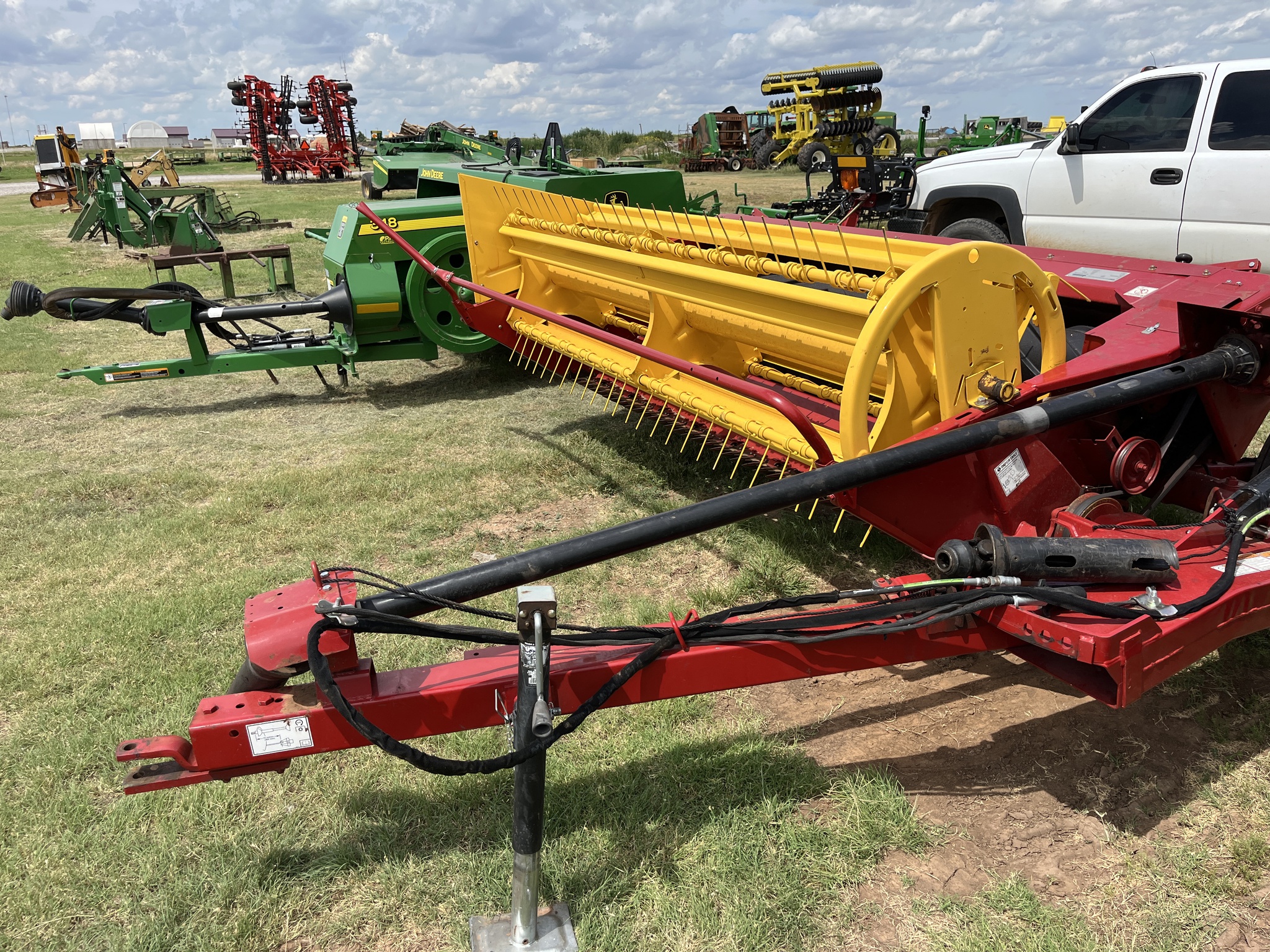 2019 New Holland 488 Image 16