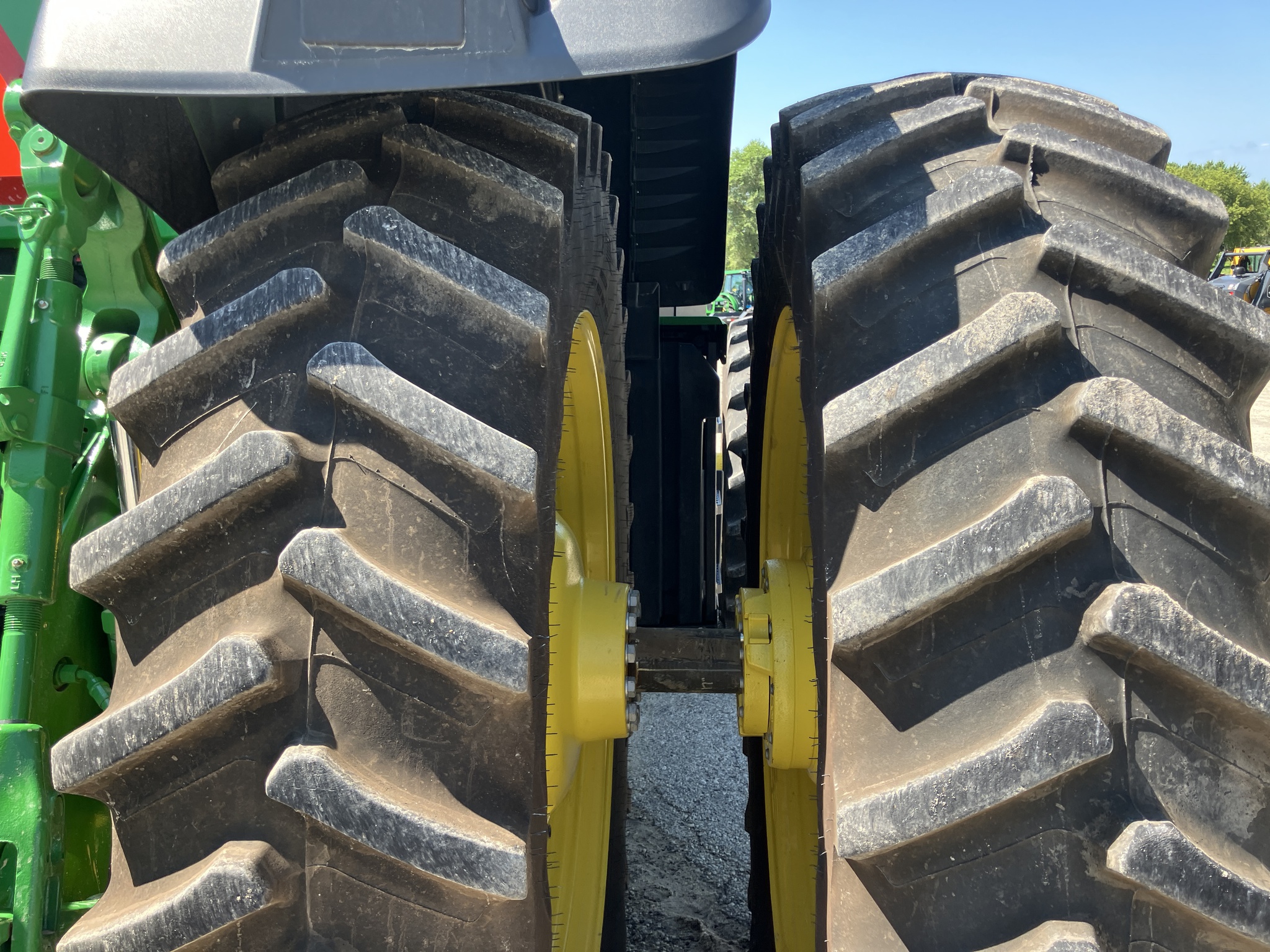 2024 John Deere 8R 370 Image 15