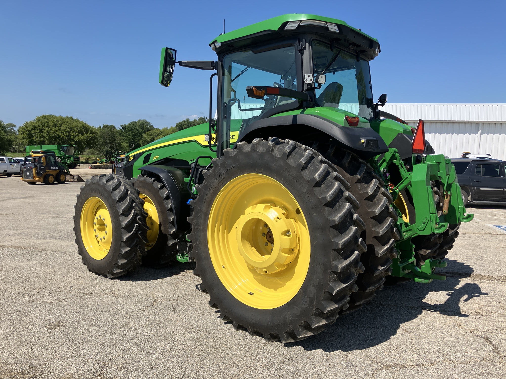 2024 John Deere 8R 370 Image 3