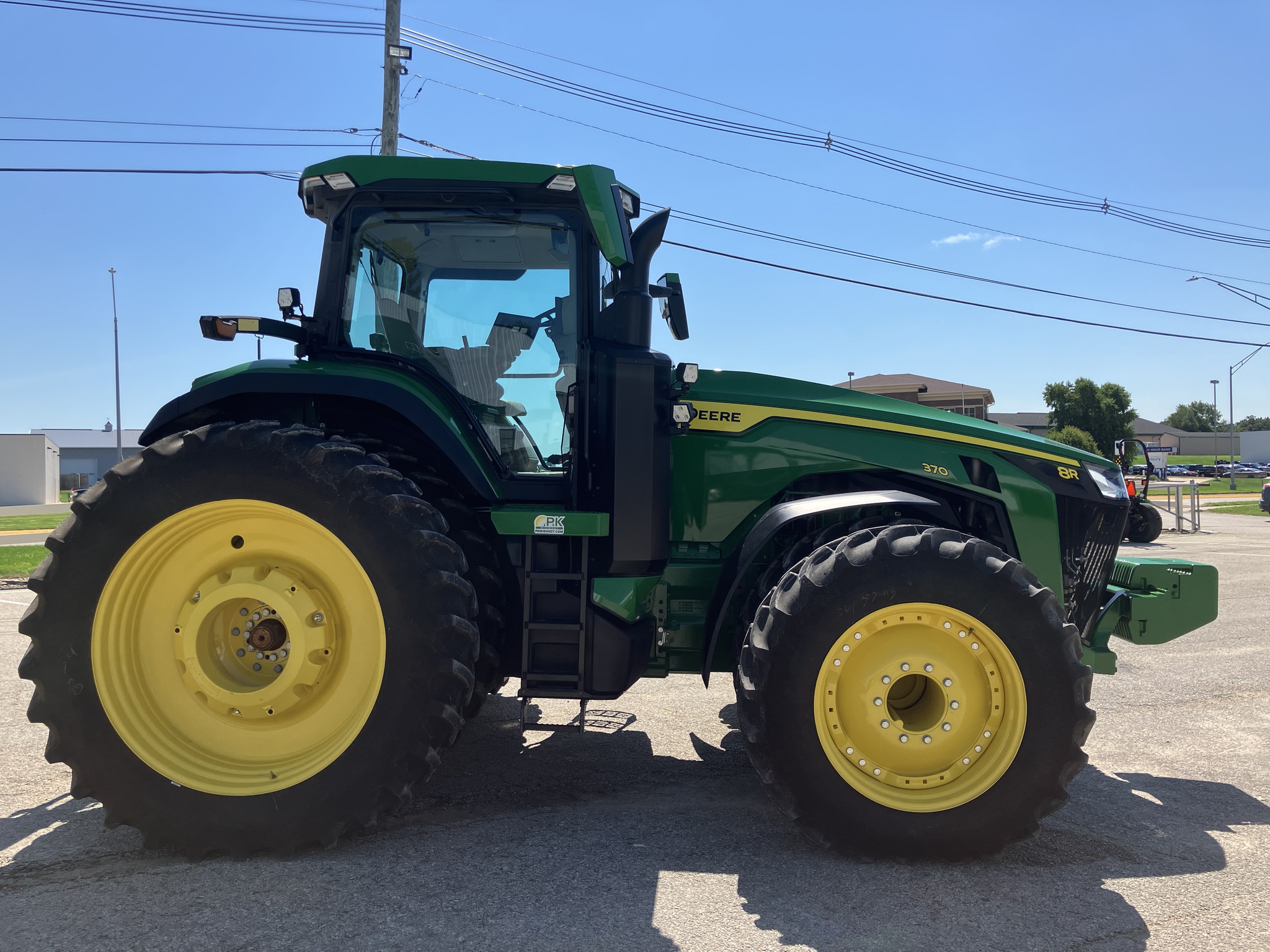 2024 John Deere 8R 370 Image 6