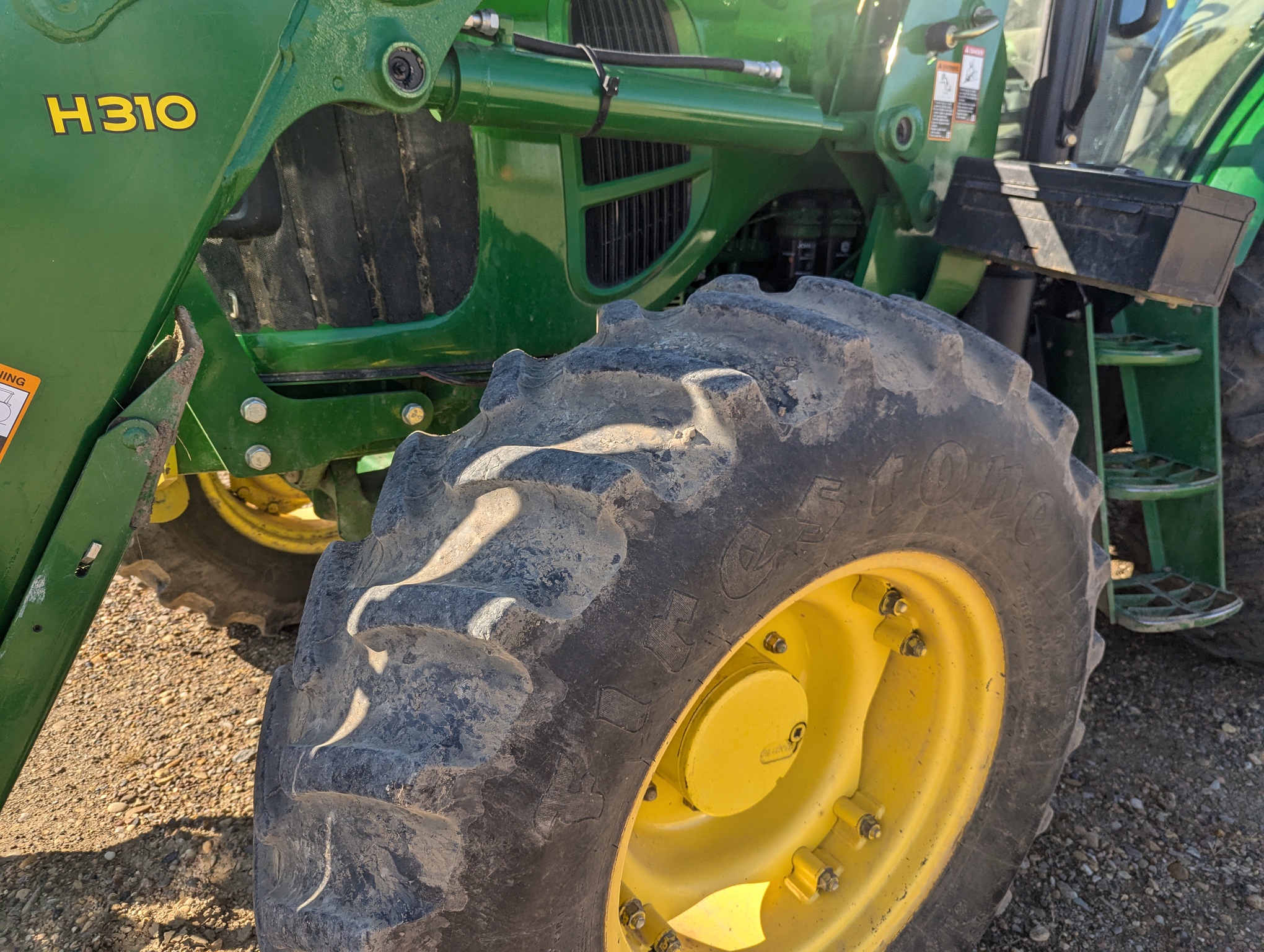2012 John Deere 6140D Image 10