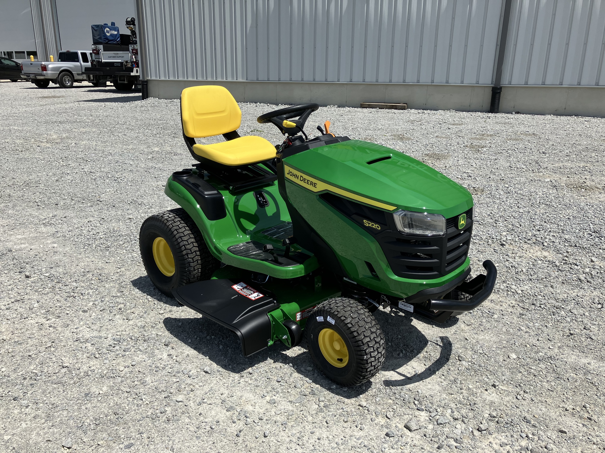 2025 John Deere S220 Image 2