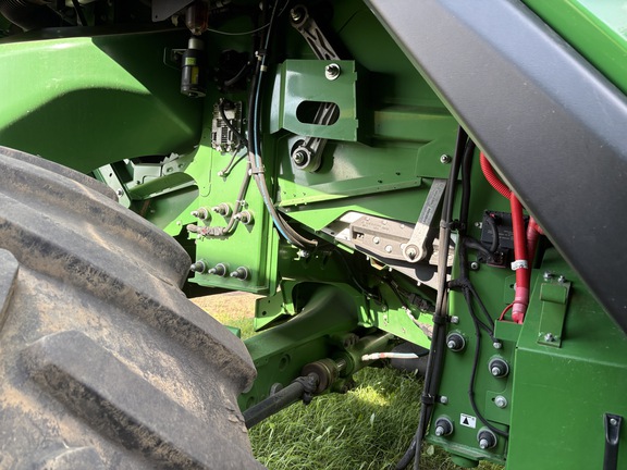 Used 2023 John Deere X9 1000 Combines at Horizon Ag & Turf in Vermilion, AB - Photo9