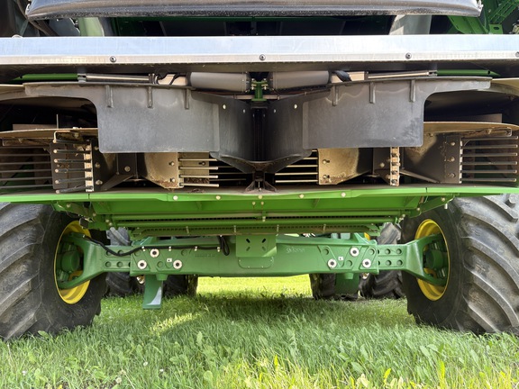 Used 2023 John Deere X9 1000 Combines at Horizon Ag & Turf in Vermilion, AB - Photo8