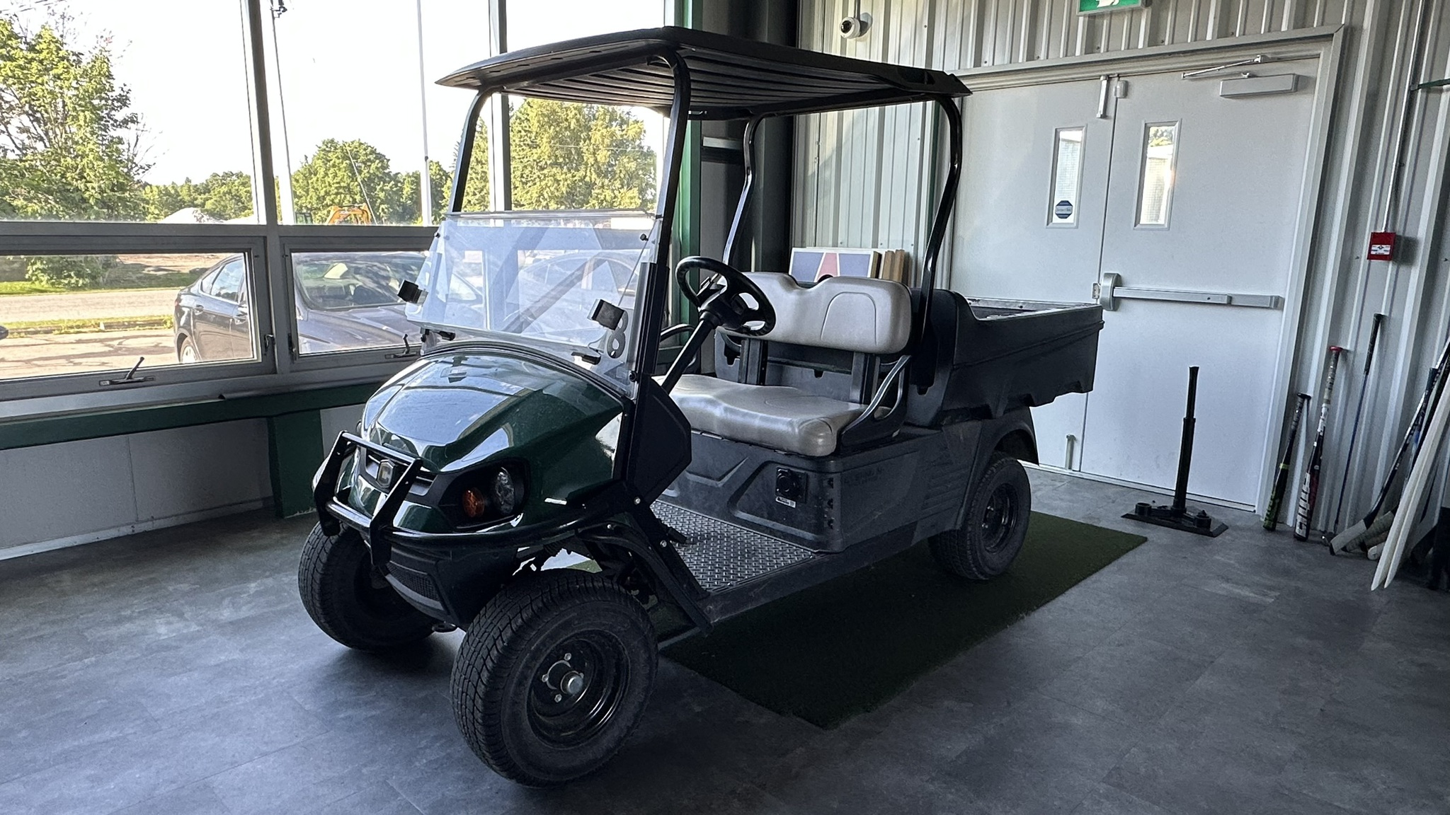 2019 Cushman Hauler electric Image 2