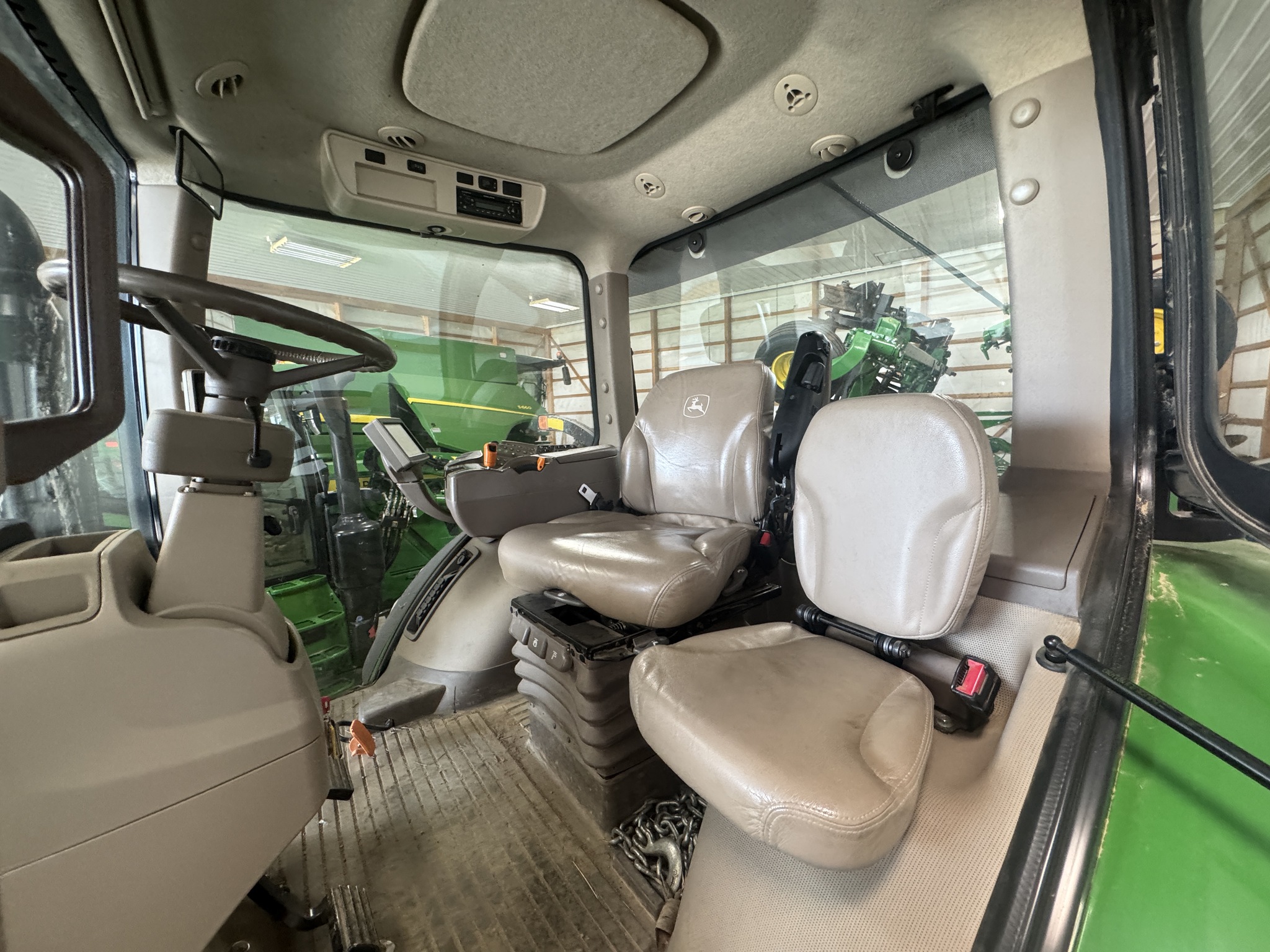 2012 John Deere 8360R Image 13
