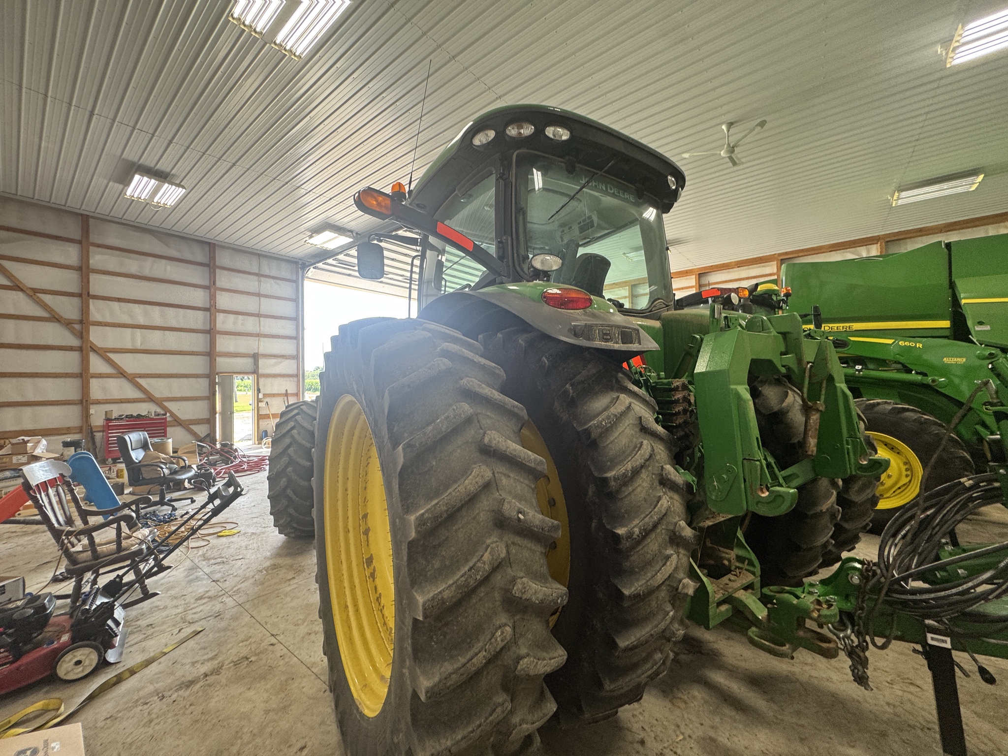2012 John Deere 8360R Image 12