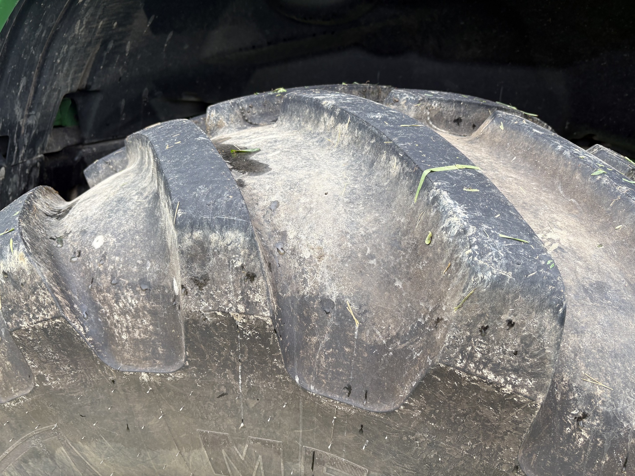 2023 John Deere 9900 Image 2