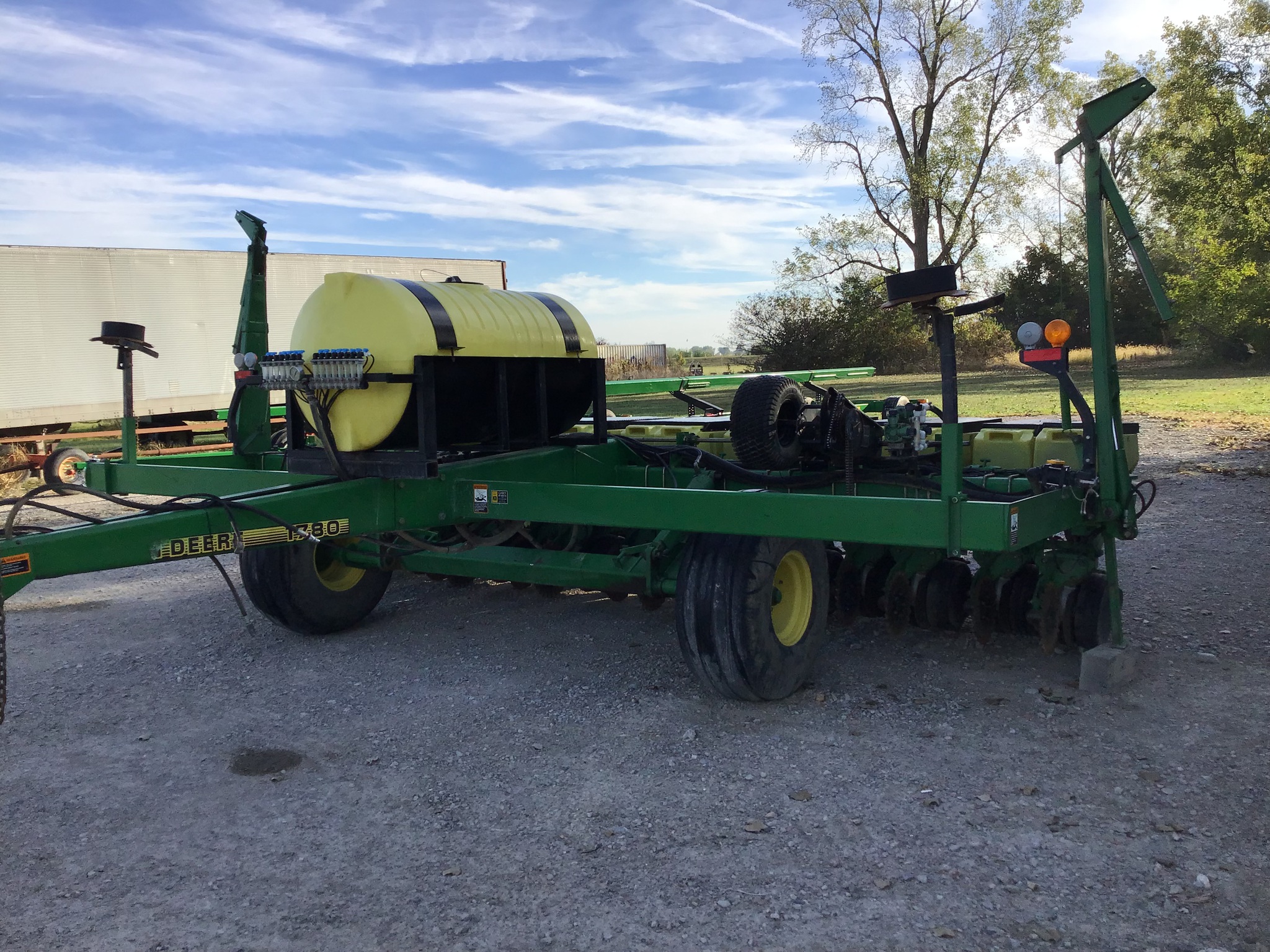 1997 John Deere 1780 Image 1