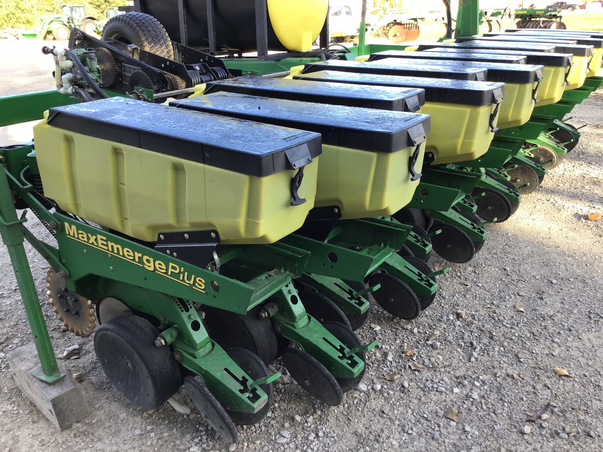 1997 John Deere 1780 Image 3